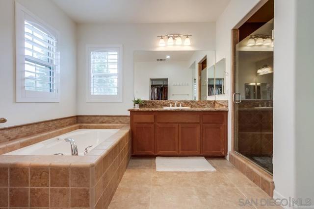 15655 Paseo Montenero, San Diego CA: https://media.crmls.org/mediaz/272ccd4a-0249-43d3-a272-c31598abcc11.jpg