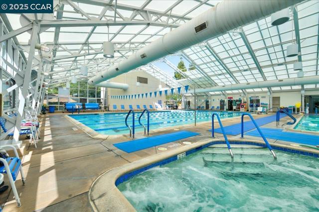 1256 Skycrest Dr, Walnut Creek CA: https://media.crmls.org/mediaz/272cd348-283c-4717-8500-a65978068309.jpg