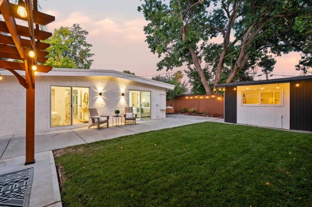 850 Las Palmas Drive, Santa Clara CA: https://media.crmls.org/mediaz/272df9eb-6e11-4038-aca4-397f582ba4af.jpg