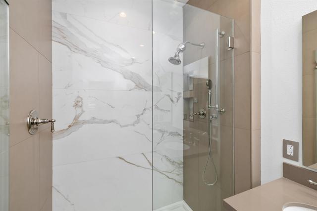 Detail Gallery Image 16 of 34 For 9753 W Canyon #4,  San Diego,  CA 92123 - 3 Beds | 2/1 Baths