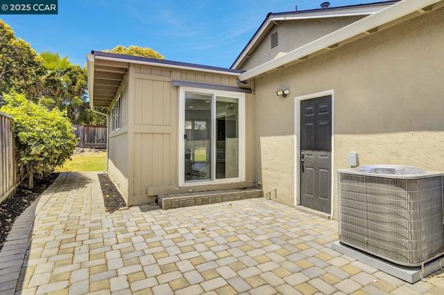9821 Broadmoor Dr, San Ramon CA: https://media.crmls.org/mediaz/272e8a79-aa3c-45f5-bee3-c3dff9000ee0.jpg