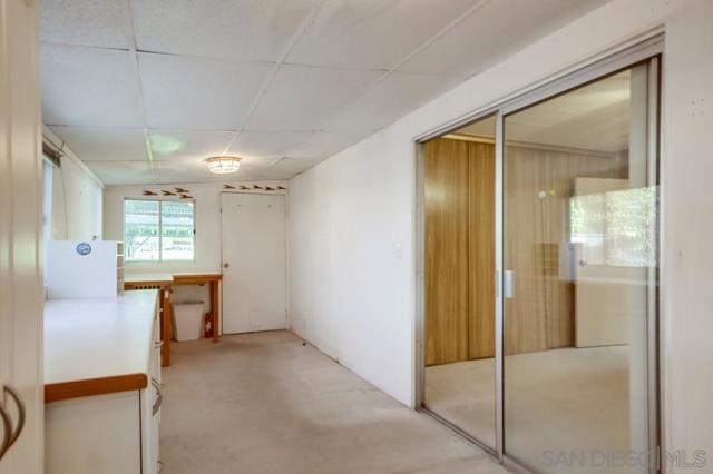 14215 Pecan Park Ln, El Cajon CA: https://media.crmls.org/mediaz/272e9c1f-2adf-4f28-835b-8543d192917d.jpg