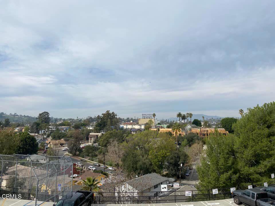 https://media.crmls.org/mediaz/272ebefd-047f-428b-8198-2470042cde51.jpg?preset=X-Large