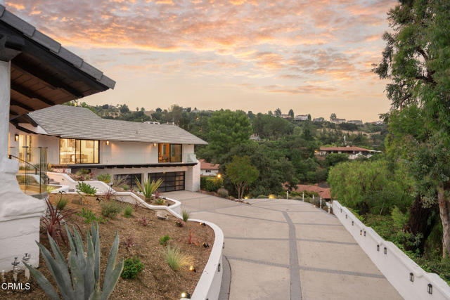 31673 Foxfield Drive, Westlake Village CA: https://media.crmls.org/mediaz/272f7666-49d8-49be-a350-8f57741cce85.jpg