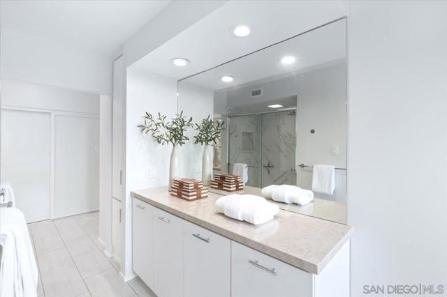 3161 1St Ave, San Diego CA: https://media.crmls.org/mediaz/272f9352-49b3-49b7-ad74-7cde36a1ee26.jpg