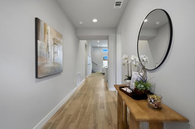 Image 2 of 41 For 41868 Volare Court