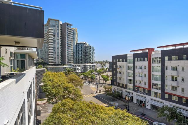 206 Park Blvd, San Diego, California 92101, 1 Bedroom Bedrooms, ,1 BathroomBathrooms,Condominium,For Sale,Park Blvd,240020760SD