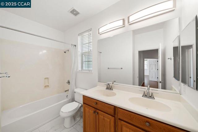 35970 Green Street, Union City CA: https://media.crmls.org/mediaz/27313b3f-177e-4935-bf46-4e657307013d.jpg