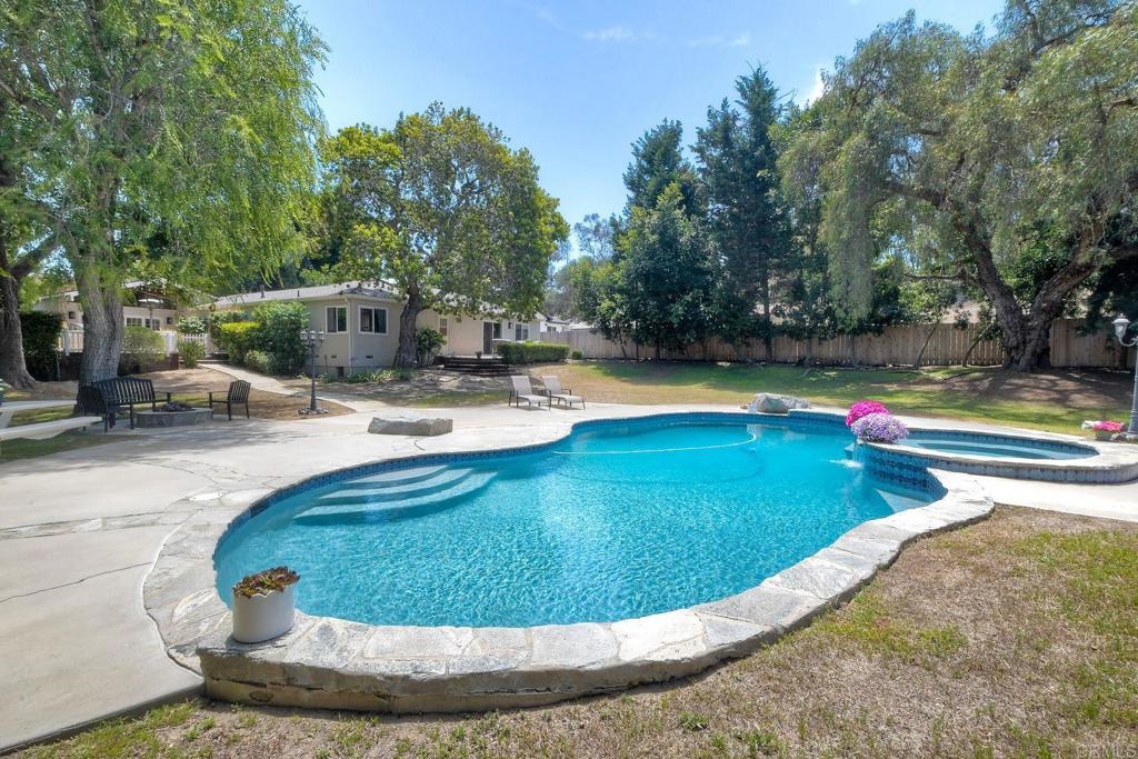 1143 Cypress Dr