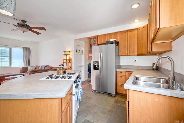 Detail Gallery Image 7 of 27 For 155 W Jason St #6,  Encinitas,  CA 92024 - 2 Beds | 1/1 Baths