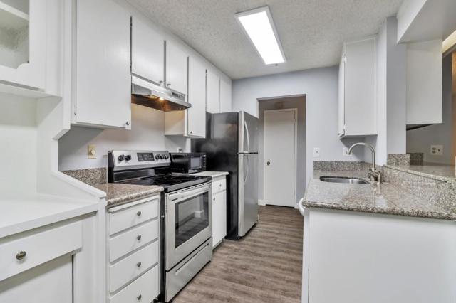 1830 Lakeshore Avenue, Oakland CA: https://media.crmls.org/mediaz/2731bb1f-501b-4679-a475-f04838774320.jpg