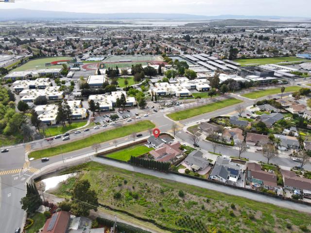 1300 Cirolero St, Milpitas CA: https://media.crmls.org/mediaz/2731e6fd-8d6a-491d-8d68-364910cd9aee.jpg