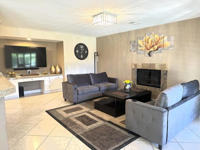 Image 4 of 29 For 76961 Sheffield Court