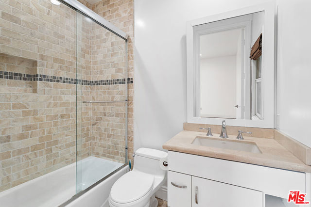 4510 Tyrone Avenue, Sherman Oaks CA: https://media.crmls.org/mediaz/2733150a-f178-4615-8fb9-e86443f9a37b.jpg