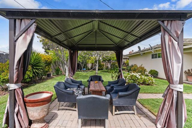 1052 San Simeon Drive, Salinas CA: https://media.crmls.org/mediaz/2734799b-8d9a-403c-84dd-22e5c95deb8f.jpg