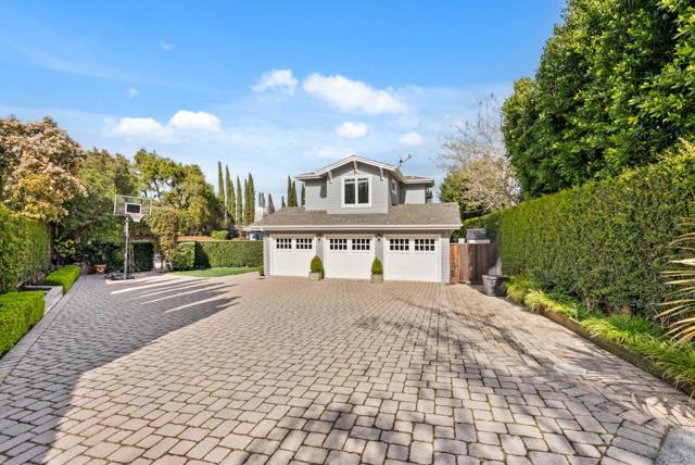 629 Lombardy Way, Redwood City CA: https://media.crmls.org/mediaz/2734d7e9-6543-47e3-bd69-5f374a7546d9.jpg