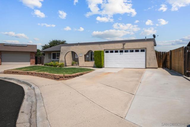 10263 Avenida Real, Lakeside CA: https://media.crmls.org/mediaz/2735bfd5-4ddc-4c7c-8b8a-f08c5b8c98d2.jpg