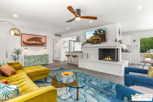 281 E Ocotillo Avenue, Palm Springs CA: https://media.crmls.org/mediaz/2735dd62-eab5-4f71-bf4d-9ce3f37987f6.jpg