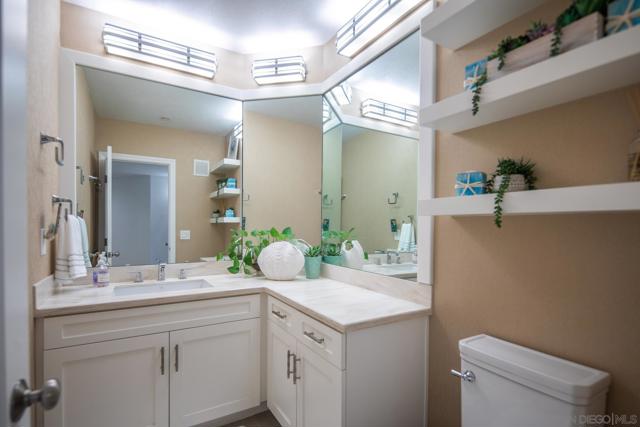 1099 1st st, Coronado CA: https://media.crmls.org/mediaz/27360296-2721-4a85-9c70-3092a7b04543.jpg