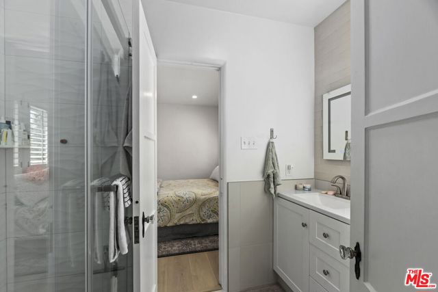 1517 Glendon Avenue, Los Angeles CA: https://media.crmls.org/mediaz/2736aa61-dc14-400a-ab4e-b93604968579.jpg
