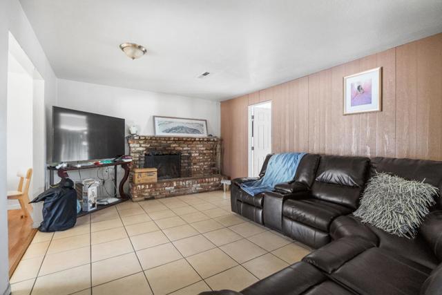 250 Old Chittenden Road, Watsonville CA: https://media.crmls.org/mediaz/27379ae3-2f19-4df8-a383-444247ebbcb4.jpg