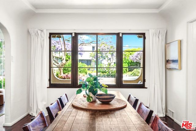 2218 Pearl Street, Santa Monica CA: https://media.crmls.org/mediaz/2738cb22-2bce-40dc-a130-07f8d006bc69.jpg