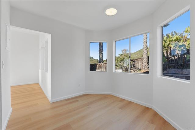 Detail Gallery Image 14 of 52 For 14493 Corte Lampara, San Diego,  CA 92129 - 3 Beds | 2/1 Baths