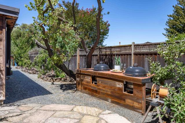 876 Southampton Drive, Palo Alto CA: https://media.crmls.org/mediaz/27390ead-e08d-436a-9668-adbb7dbc6771.jpg