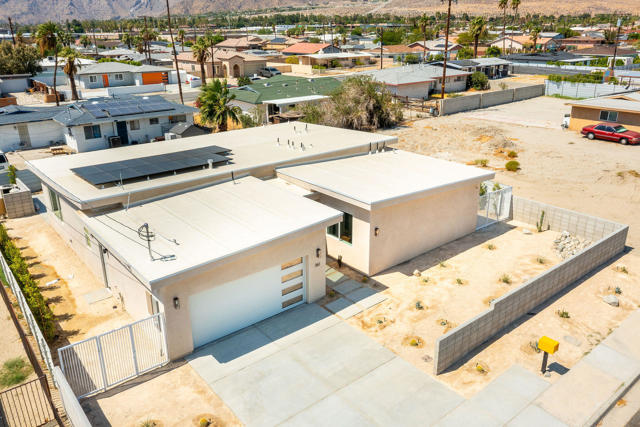 361 W Sunview Avenue, Palm Springs CA: https://media.crmls.org/mediaz/273969ec-53f1-4127-9427-de7bc66923d6.jpg