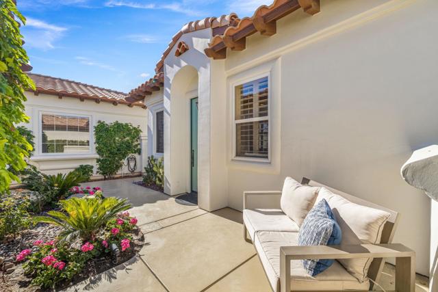 49606 Montana Way, La Quinta CA: https://media.crmls.org/mediaz/27397290-57ed-4d00-bb8d-a9a81db669ba.jpg