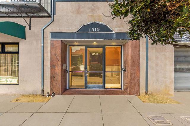 1515 14Th Ave, Oakland, California 94606, 2 Bedrooms Bedrooms, ,1 BathroomBathrooms,Condominium,For Sale,14Th Ave,41052166