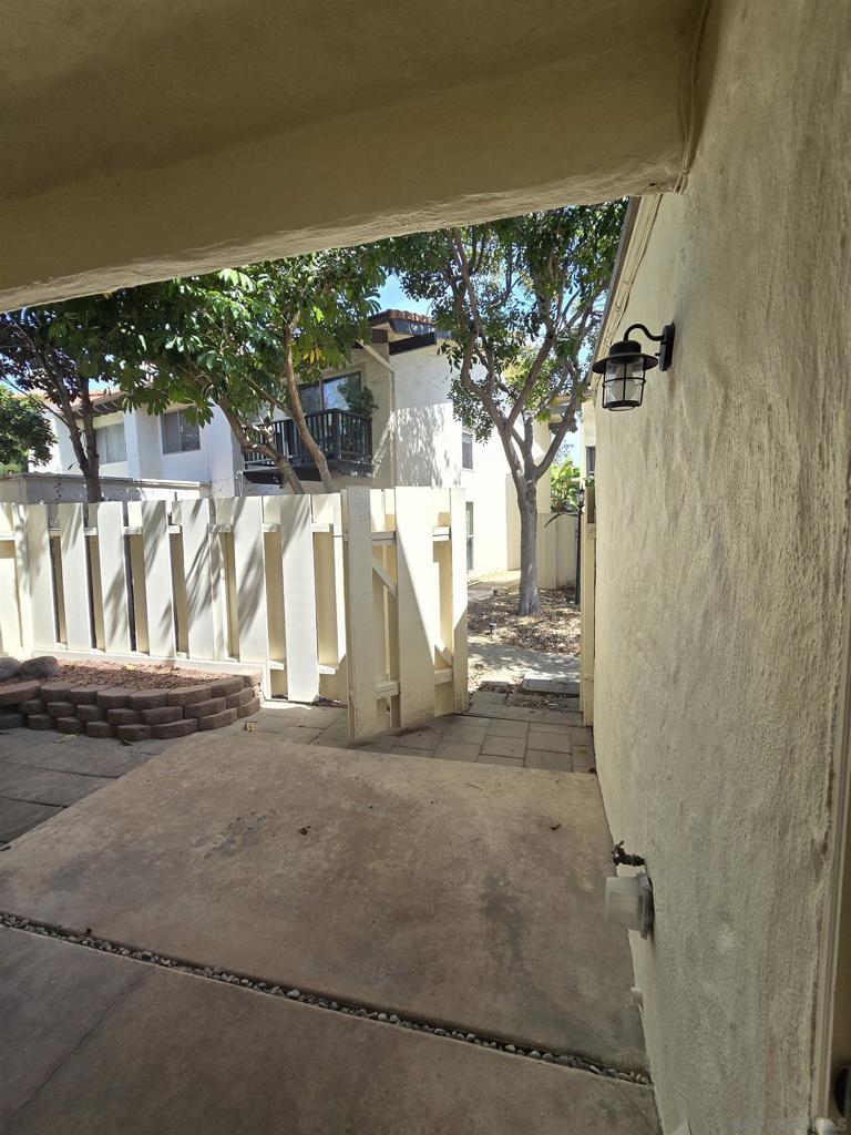 4044 Loma Riviera Cir - photo 17