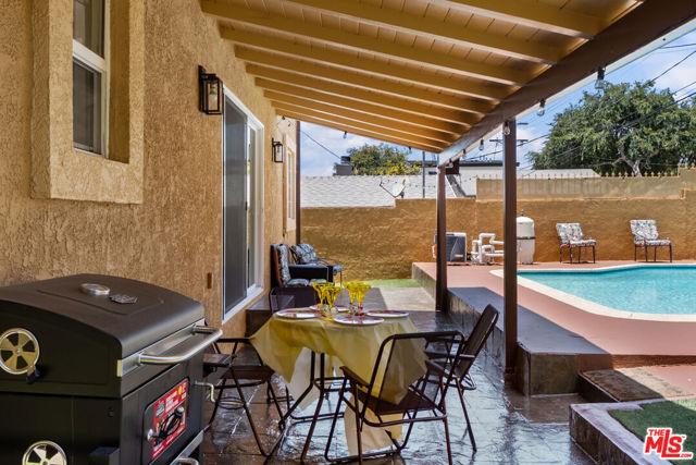 5183 Obama Boulevard, Los Angeles CA: https://media.crmls.org/mediaz/273af113-364f-47f8-8449-d45aee39e8d3.jpg
