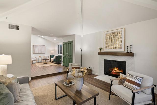 1736 Hill Top Lane, Encinitas CA: https://media.crmls.org/mediaz/273b4da1-11fc-45bf-8ad0-c56b53b8c954.jpg