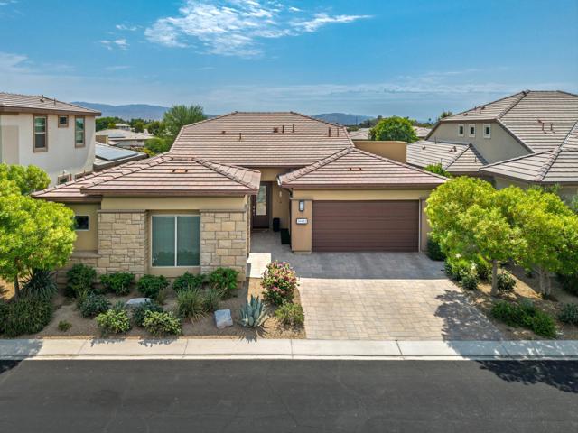 51482 Longmeadow Street, Indio CA: https://media.crmls.org/mediaz/273b9d0d-ba5e-4625-a441-24031b08964c.jpg