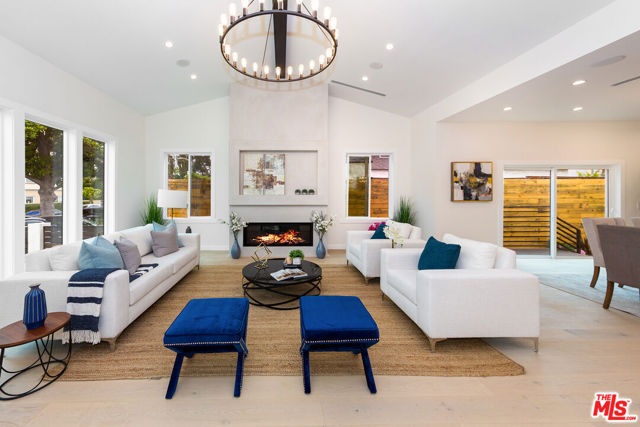 1441 Livonia Avenue, Los Angeles CA: https://media.crmls.org/mediaz/273c12d4-63a5-49c6-afb3-2efd679704f5.jpg