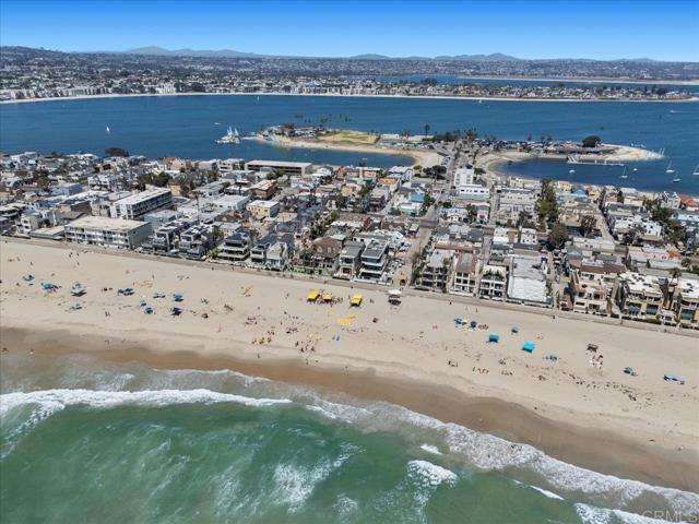 Detail Gallery Image 53 of 57 For 3709 Ocean Front Walk, San Diego,  CA 92109 - 3 Beds | 3/1 Baths