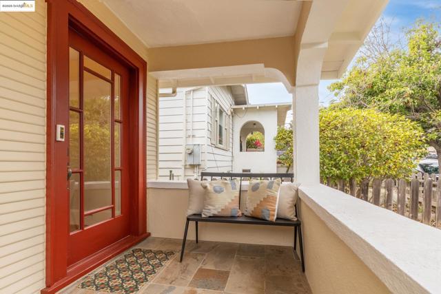 2941 Madeline St, Oakland CA: https://media.crmls.org/mediaz/273c465b-1bf8-4534-840a-d7b5031b4b57.jpg