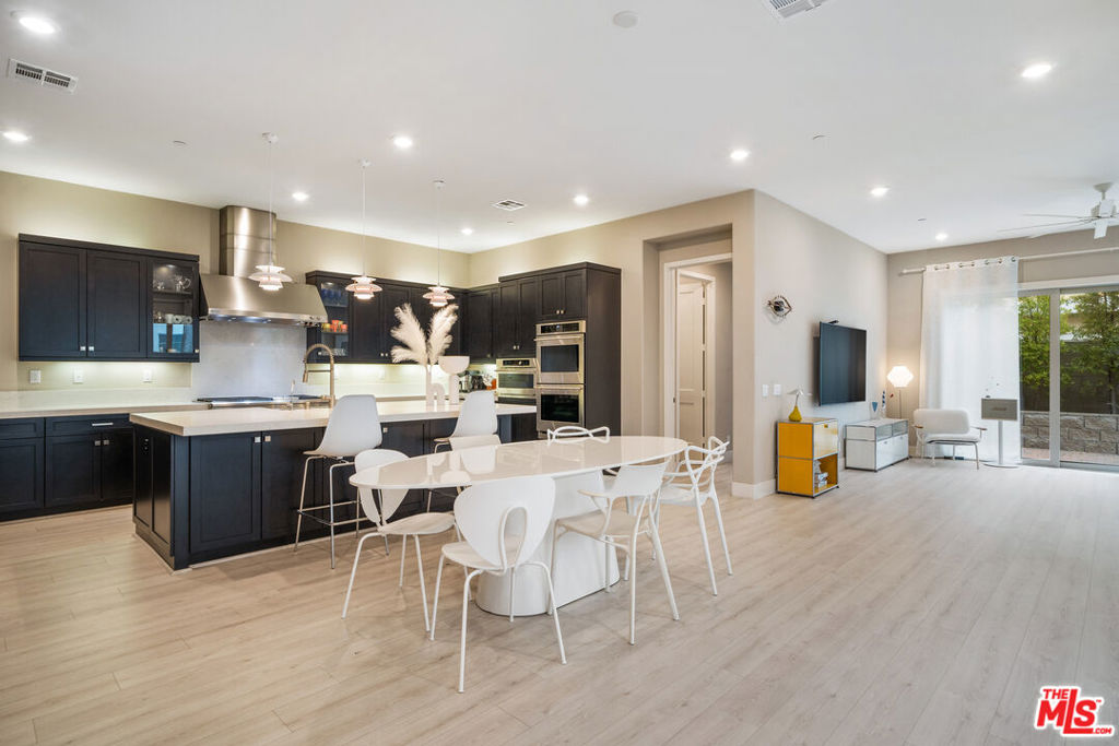 273d2fc5 C6c8 4111 Ac36 1789a0546862