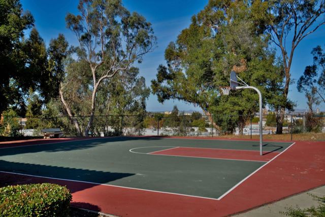 Image 29 of 34 For 415 Orchard View Ave