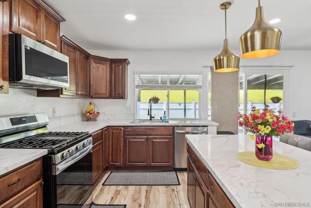 2044 Siegle Dr, Lemon Grove CA: https://media.crmls.org/mediaz/273ea1c3-b7b6-4043-a3aa-b2725ac07dc8.jpg
