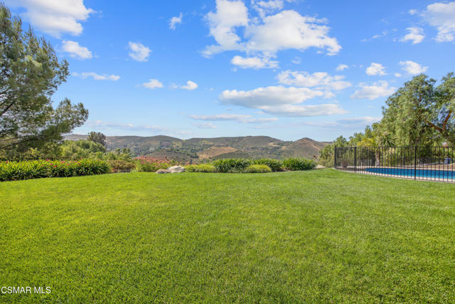 12490 Ridge Drive, Santa Rosa CA: https://media.crmls.org/mediaz/273eaea1-7d11-4396-9936-ac3e48e8ef8a.jpg