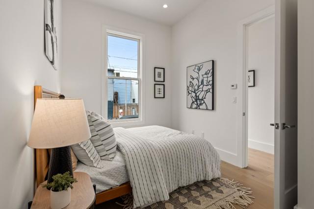 17 30th Street, San Francisco CA: https://media.crmls.org/mediaz/27406db7-da2a-43b7-8958-692c51b2f506.jpg