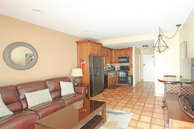2003 Costa Del Mar Rd, Carlsbad CA: https://media.crmls.org/mediaz/27413ffb-4179-4c2d-8b2e-3a6d16adefdd.jpg
