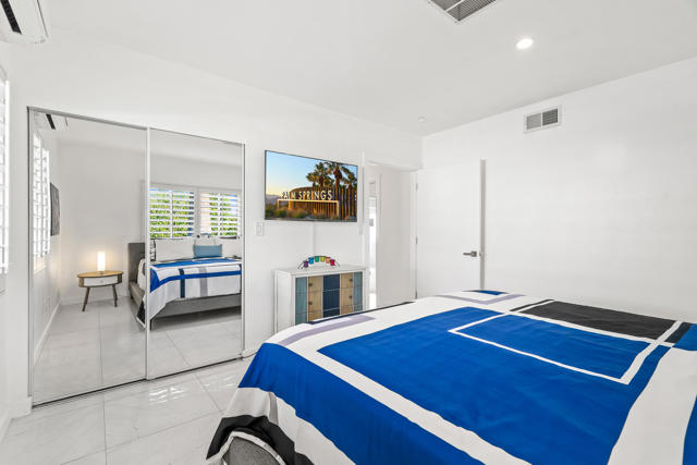 1175 E San Lucas Road, Palm Springs CA: https://media.crmls.org/mediaz/274144ba-9cdc-4761-8375-d27c1dbae352.jpg