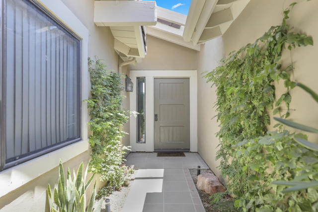 164 Deer Spring Way, Palm Desert, CA 92211