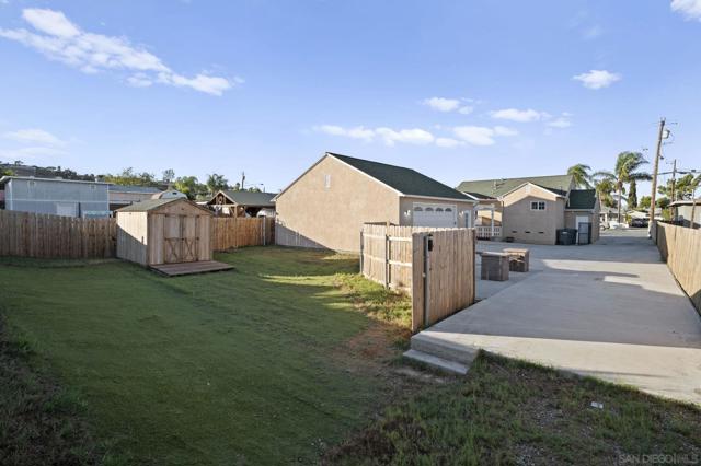 795 W Washington Ave, El Cajon CA: https://media.crmls.org/mediaz/2741d1da-e8c7-44ac-9e5a-db6f99d6384a.jpg