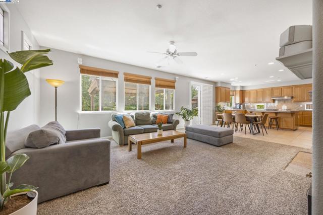 1037 Lexington Way, Livermore CA: https://media.crmls.org/mediaz/274221cd-d124-4cd6-804a-f5d1cd04d74f.jpg