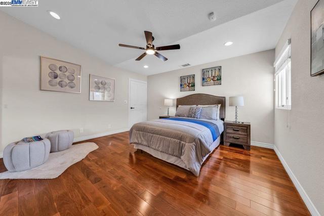 48912 Crown Ridge Cmn, Fremont CA: https://media.crmls.org/mediaz/27422d1b-0d63-49a4-a696-f0c1182d6c6e.jpg