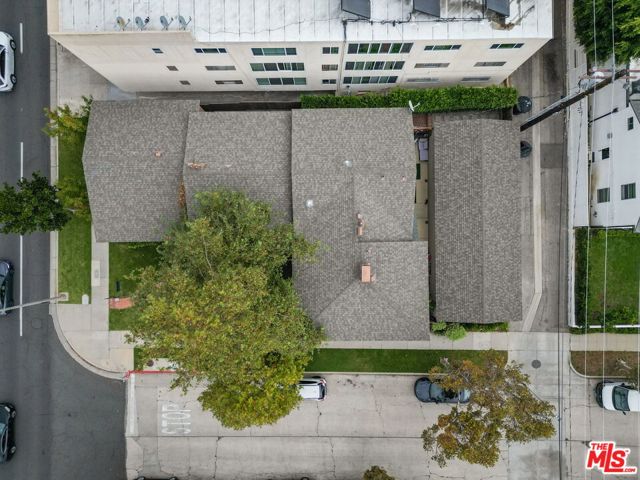 9528 W Olympic Boulevard, Beverly Hills CA: https://media.crmls.org/mediaz/27423b9c-2a35-4f1d-a643-358785262868.jpg